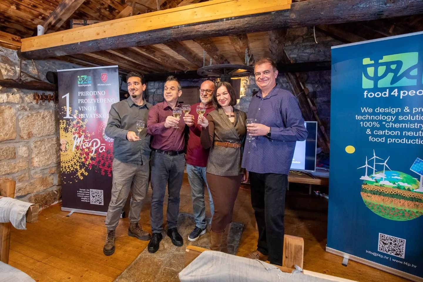Today, Croatia received its first wine produced from grapes from vineyards treated with UV light instead of chemicals. The wine was produced by the winemaker Marko Duvančić, from Razvođe, and was presented to the public at a special ceremony in the farm "Pilipovi dvori" of Agrotourism Duvančić.